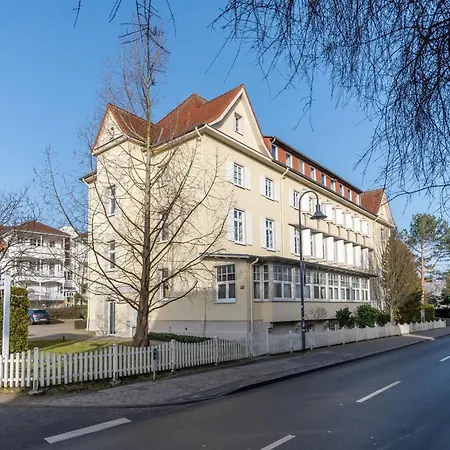 Lägenhet Haus Godewind 5 Mit Balkon Und Strandkorb