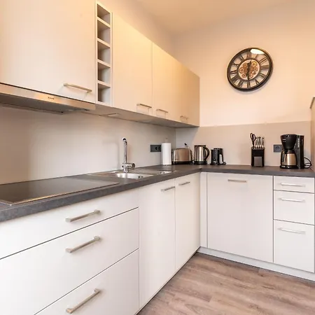 Haus Godewind 5 Mit Balkon Und Strandkorb * Binz